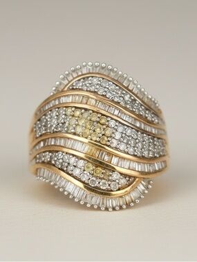 9k gold and 1.1 ctw carat total weight diamond ring sz 9